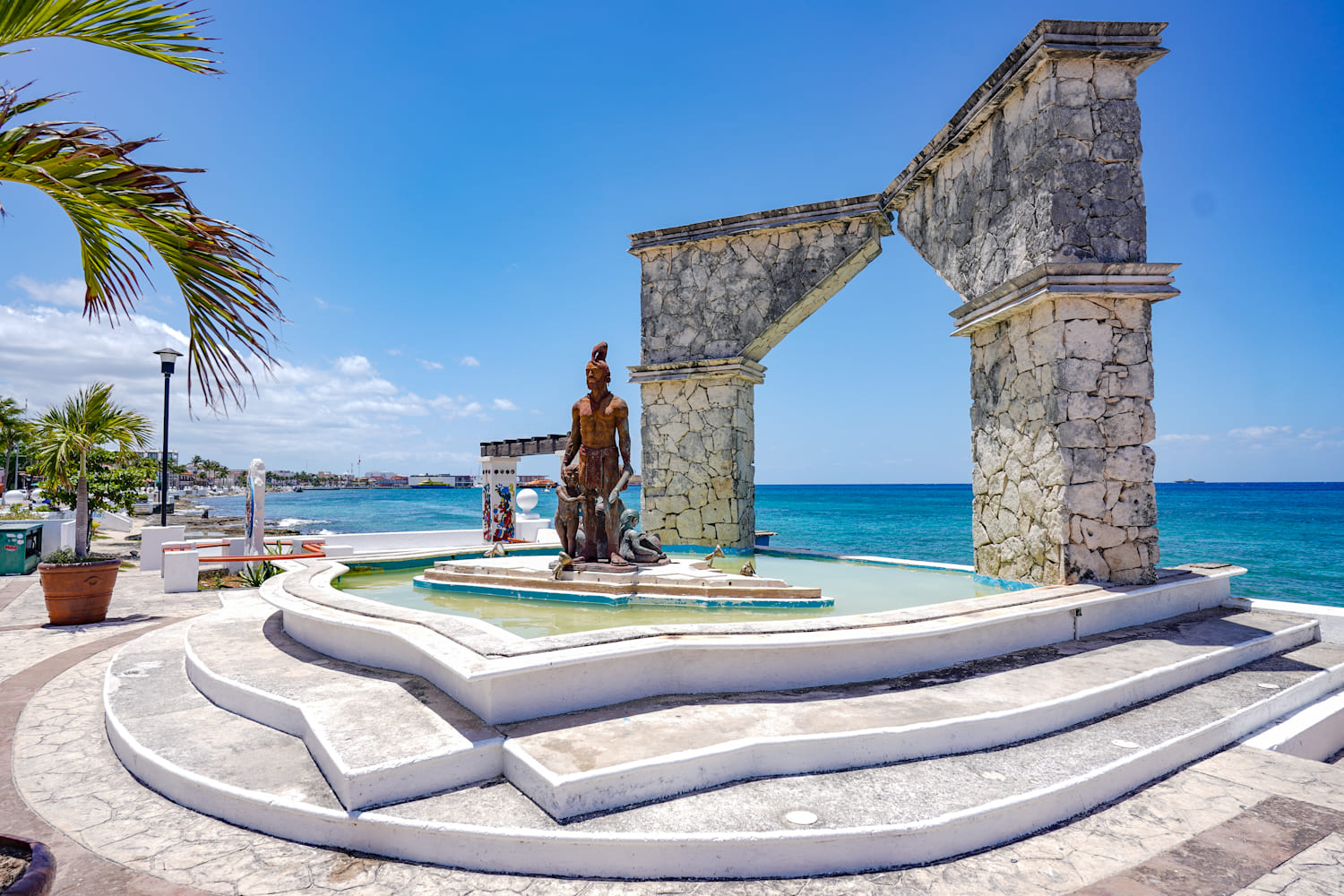 monumento al mestizaje psx 20230418 130601